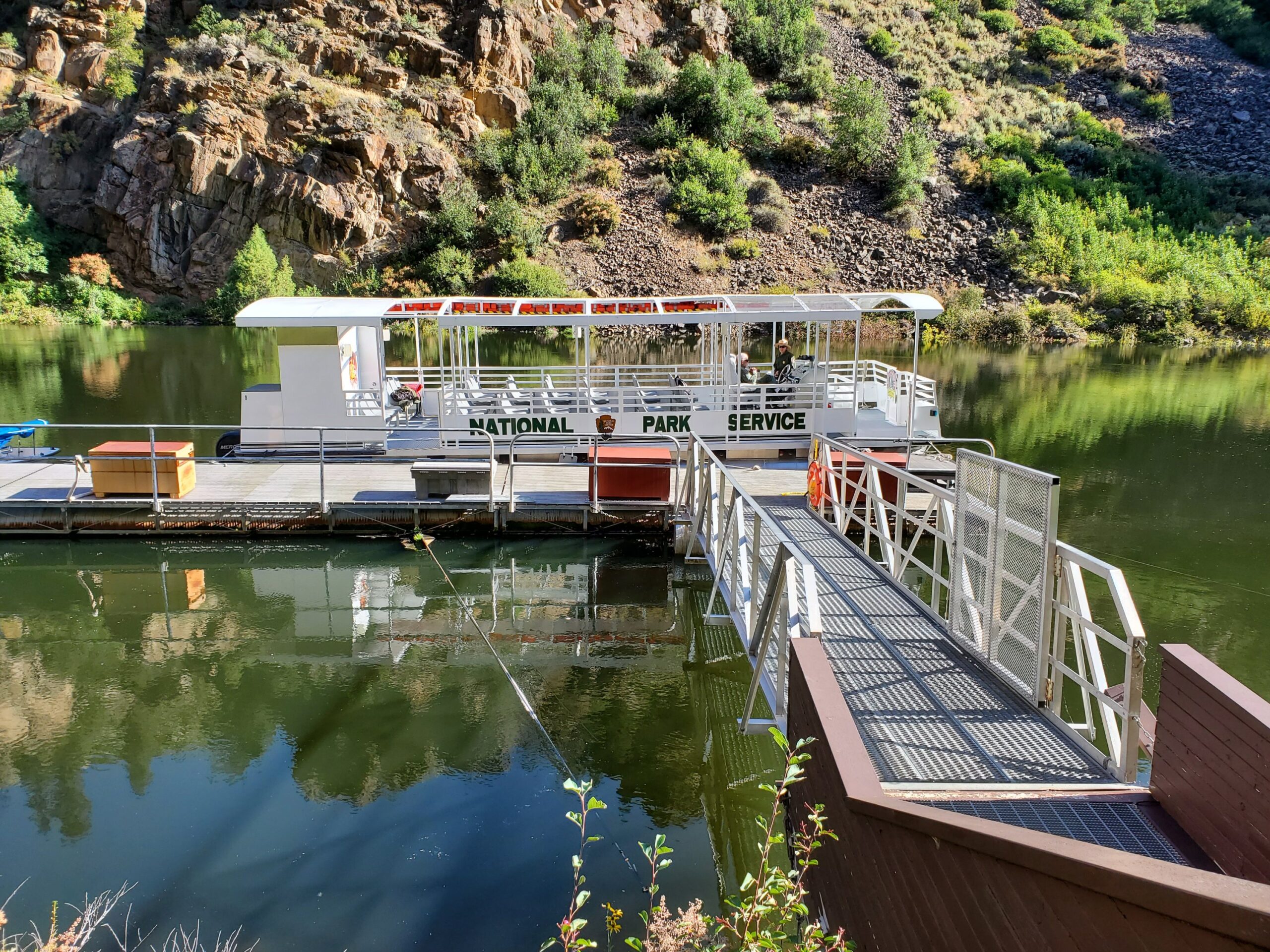 Tour Boat at Morrow Point