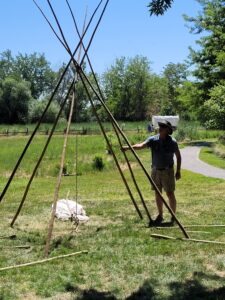 Building a tipi - start