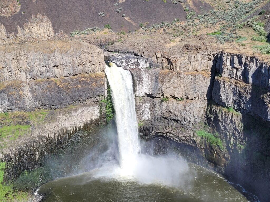 Waterfall at Palouse Falls State Park